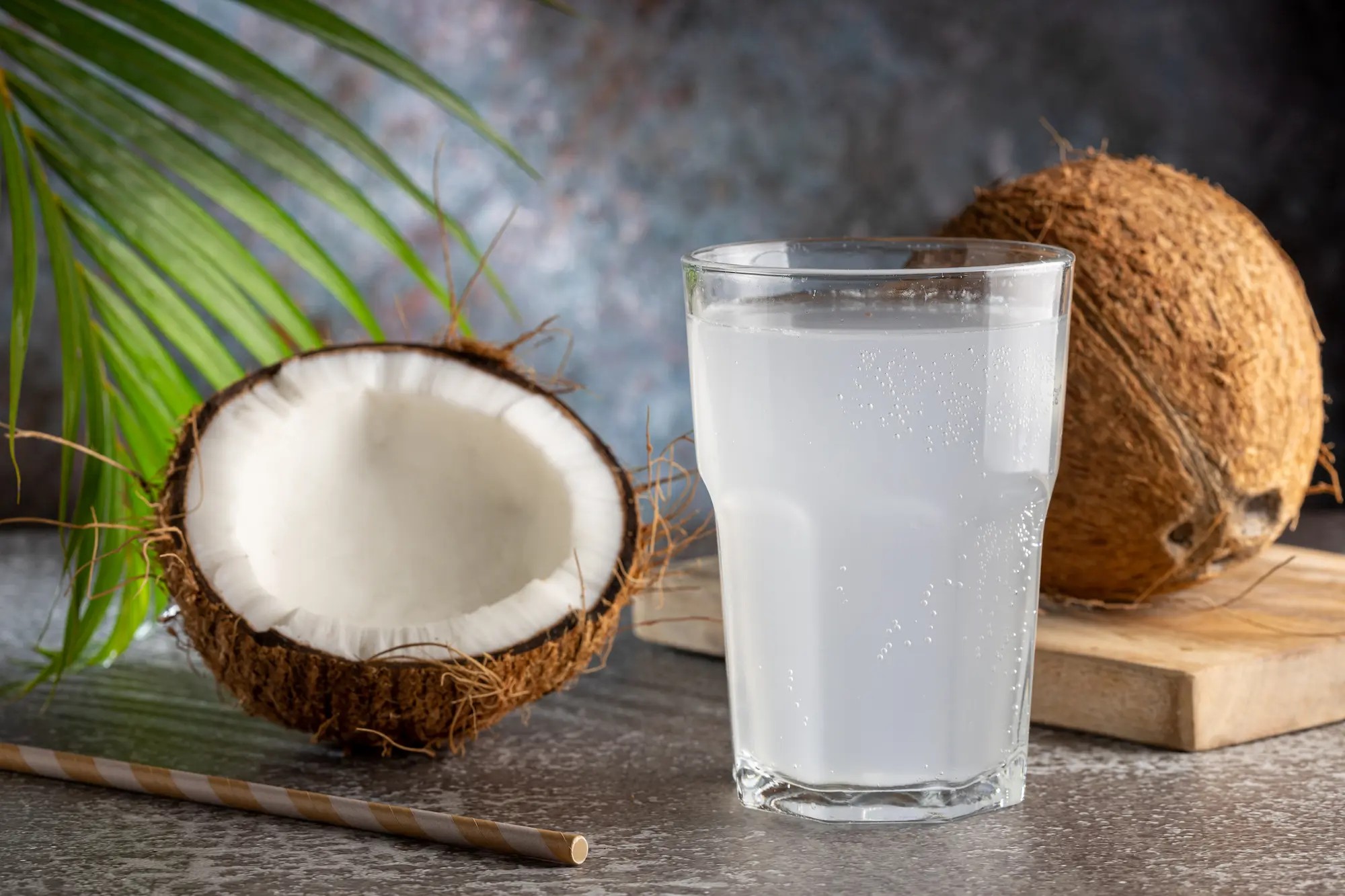 Rahasia Segar Air Kelapa: Minuman Alami Penyeimbang Elektrolit