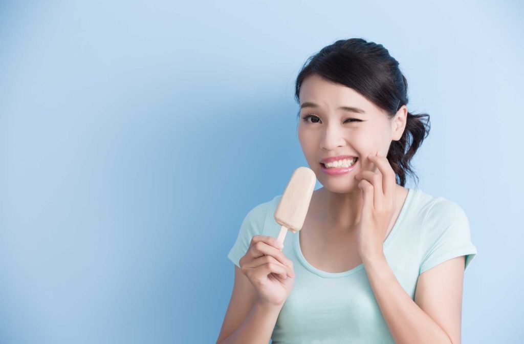 7 Tips Merawat Gigi Sensitif agar Tetap Nyaman